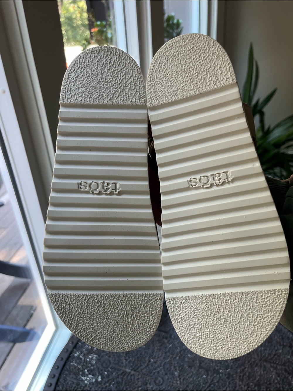 NEW TAOS SIDEWAYS SANDALS IN STONE 38 EU 7-7.5 US - Picture 8 of 8